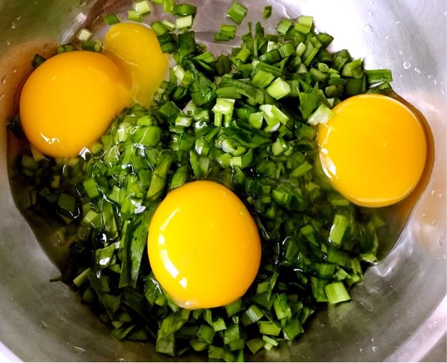 韭菜香肠鸡蛋饼步骤3