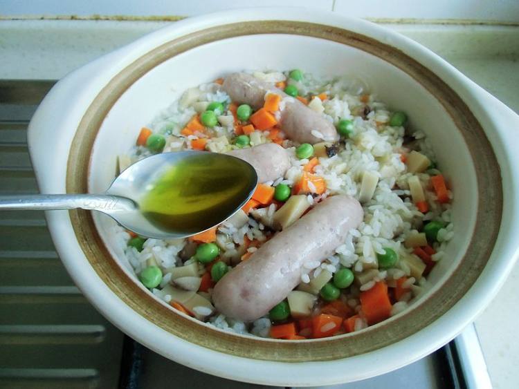 香肠砂锅饭步骤7