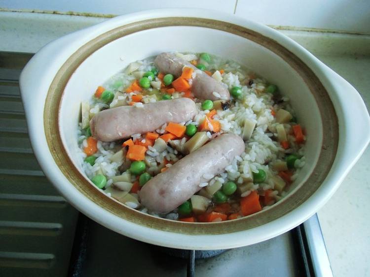 香肠砂锅饭步骤6