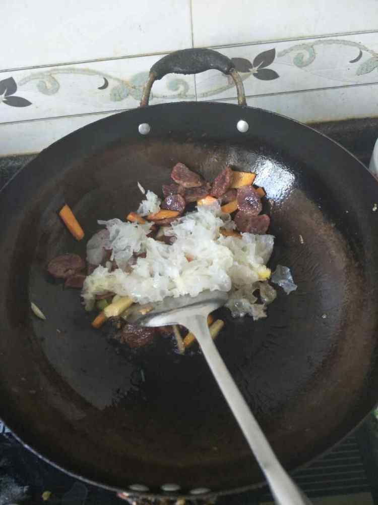 秋葵炒香肠步骤6