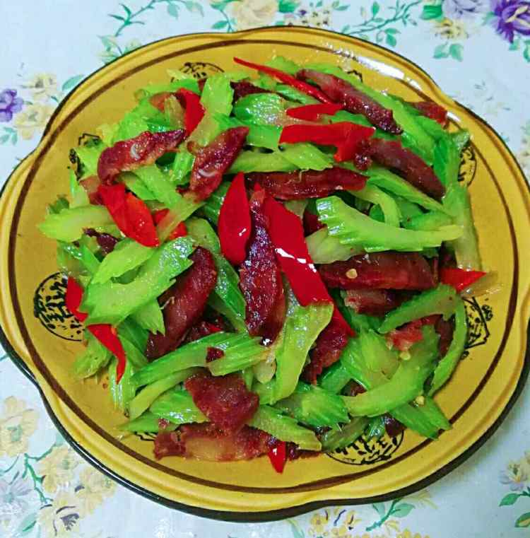芹菜炒香肠步骤11