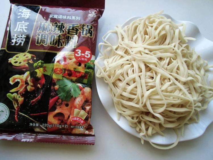 麻辣面条步骤1