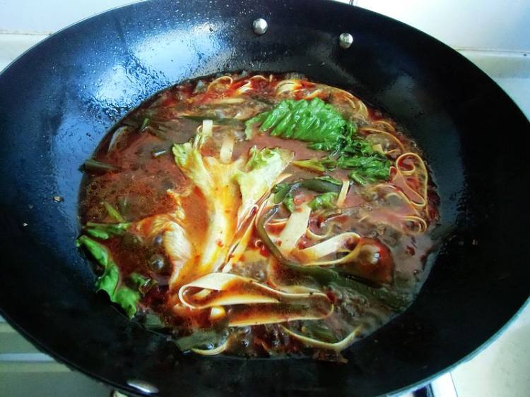麻辣面条步骤6