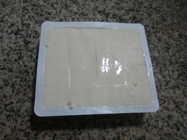 尖椒香肠豆腐步骤2