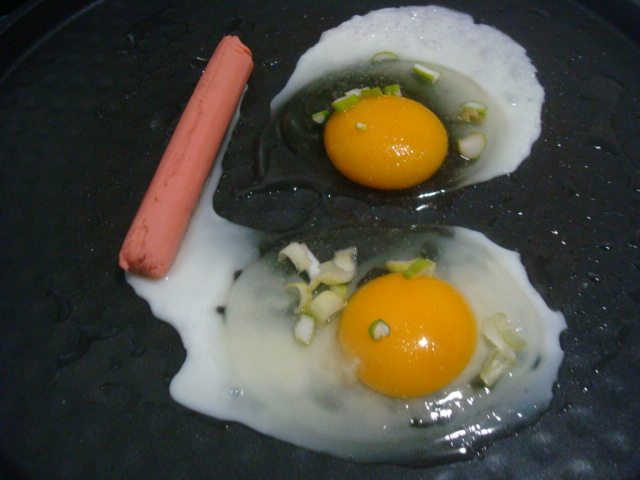 鸡蛋香肠手抓饼步骤3