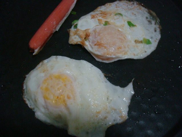 鸡蛋香肠手抓饼步骤4