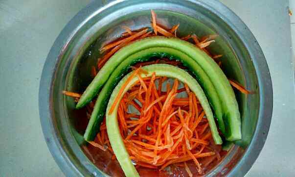 香菜大虾紫菜包饭步骤2