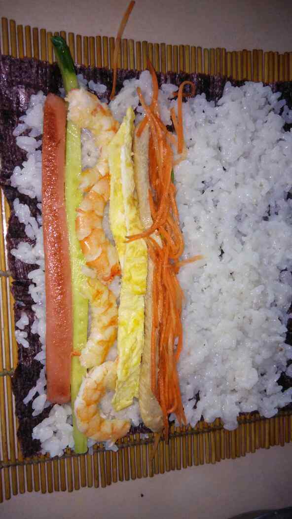 香菜大虾紫菜包饭步骤7