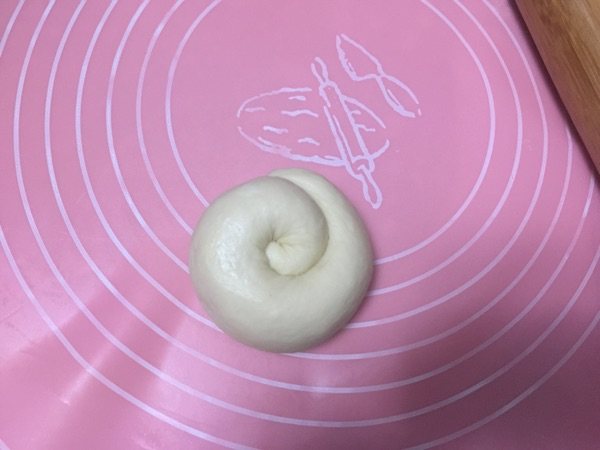 毛毛虫香肠卷步骤4