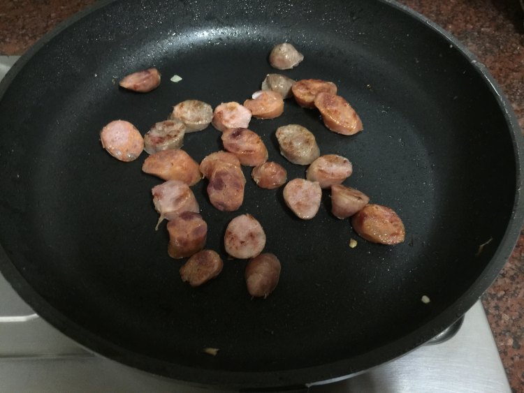 香肠玉米蛋炒饭步骤5