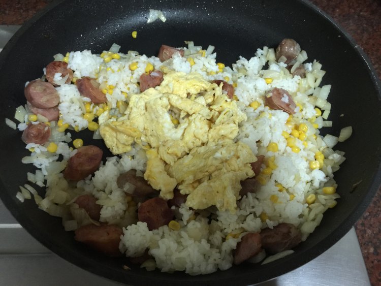 香肠玉米蛋炒饭步骤9