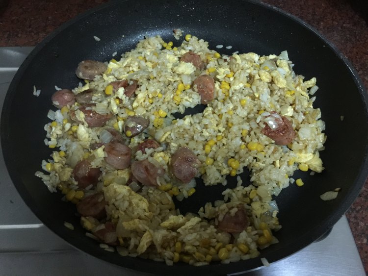 香肠玉米蛋炒饭步骤11