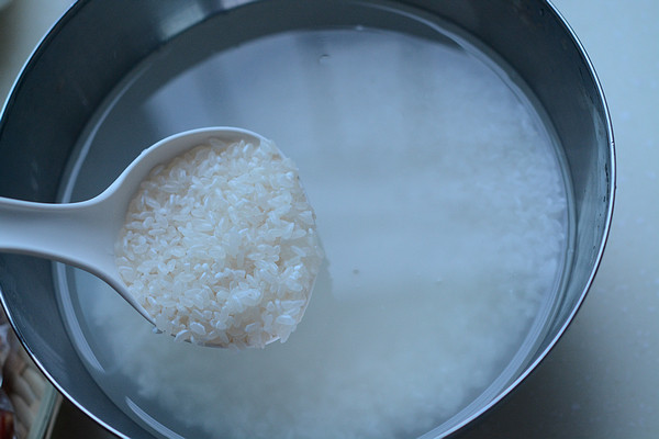 南瓜腊肠锅巴饭步骤2