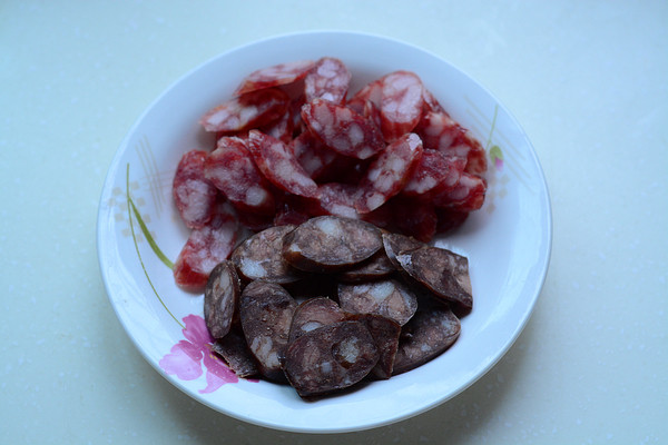 南瓜腊肠锅巴饭步骤6