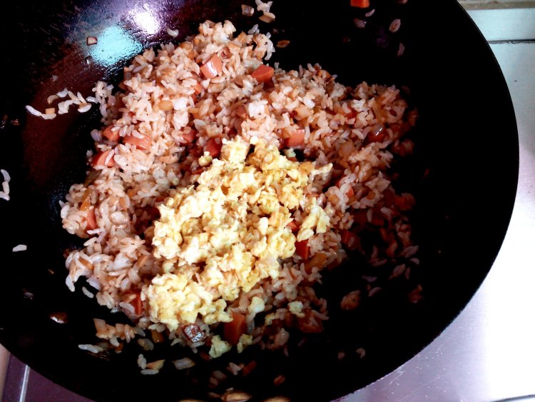 鲍菇炒饭步骤10
