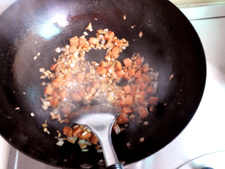 鲍菇炒饭步骤8