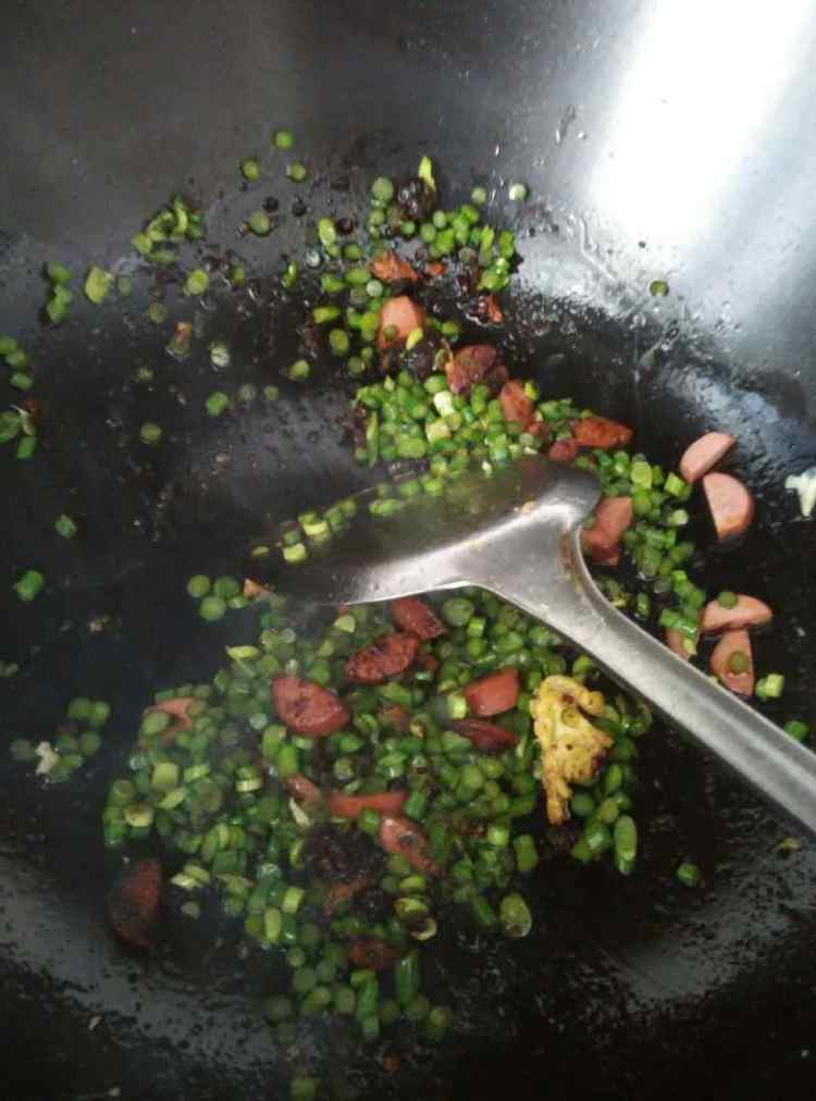 蒜臺炒饭步骤10