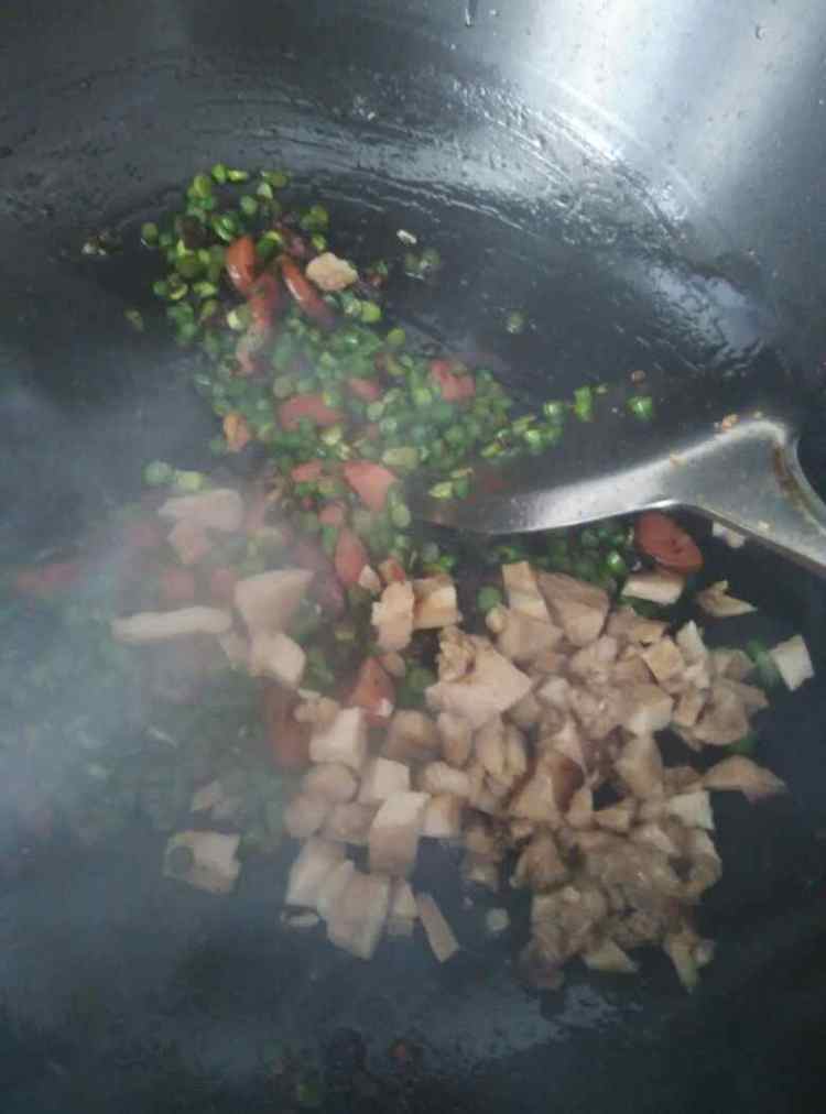 蒜臺炒饭步骤11