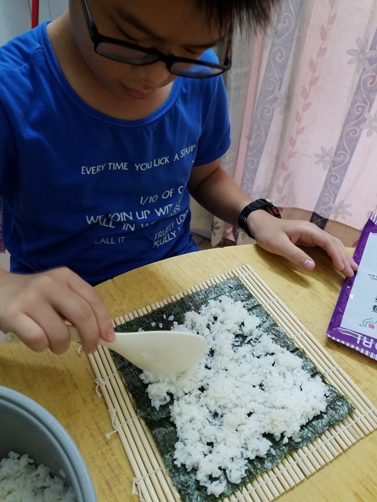 五彩寿司步骤7