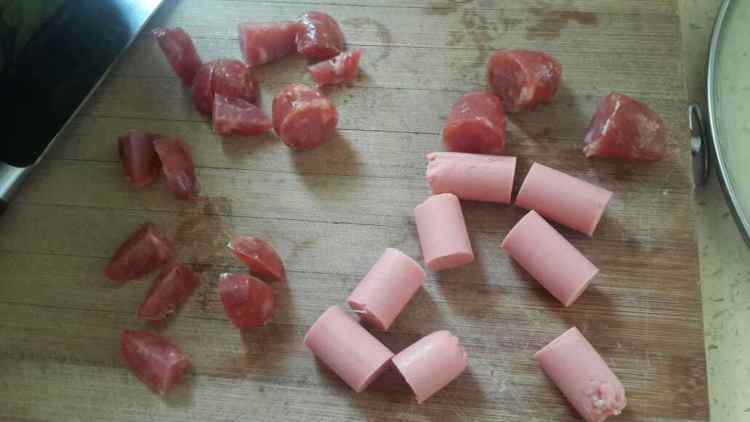 香肠炒面步骤2