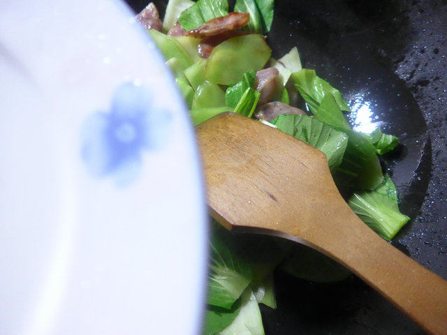 青菜香肠炒莴笋步骤6