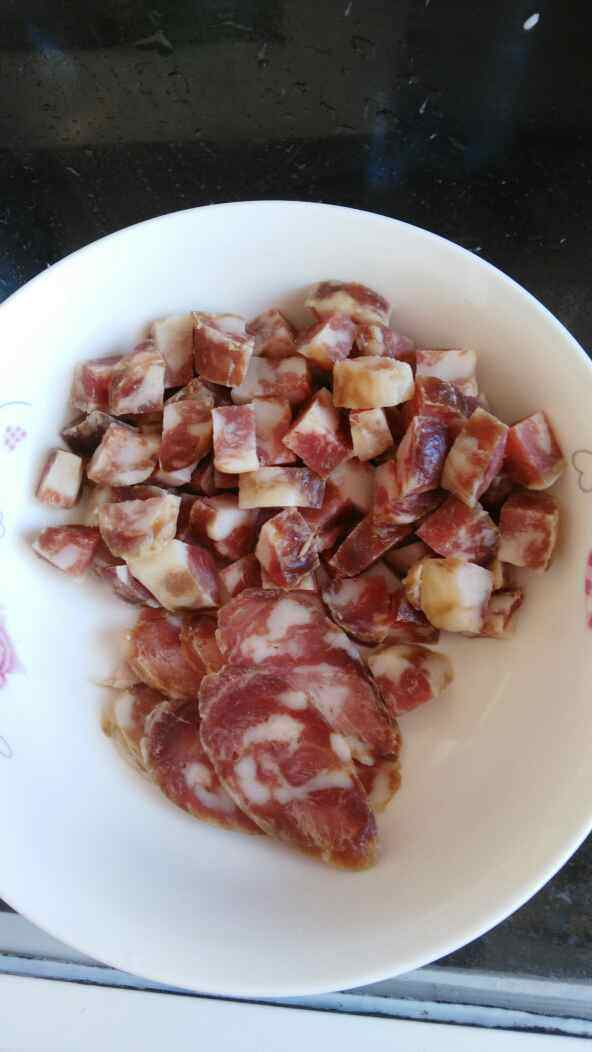白萝卜腊肉香肠糯米饭步骤4
