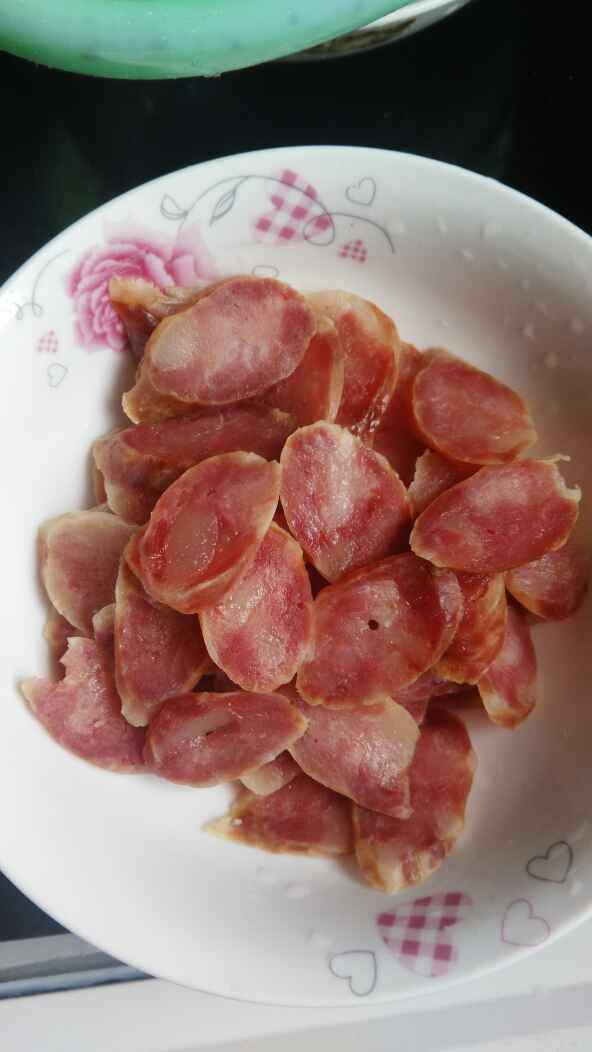 荷兰豆炒香肠步骤2