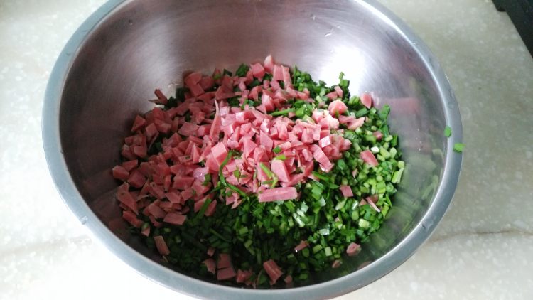 韭菜鸡蛋烫面饺步骤6