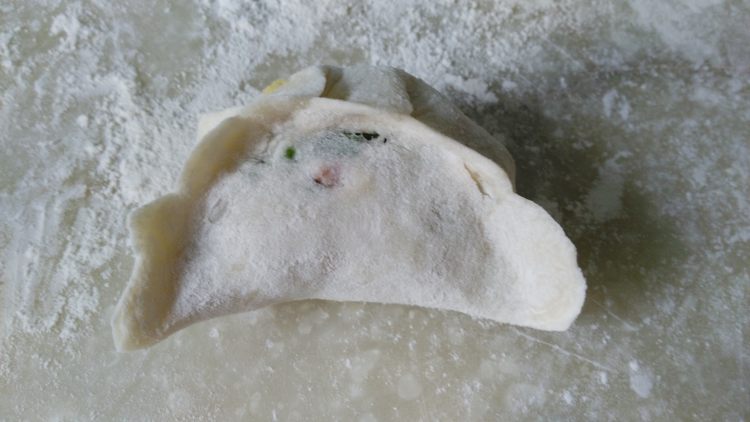 韭菜鸡蛋烫面饺步骤12