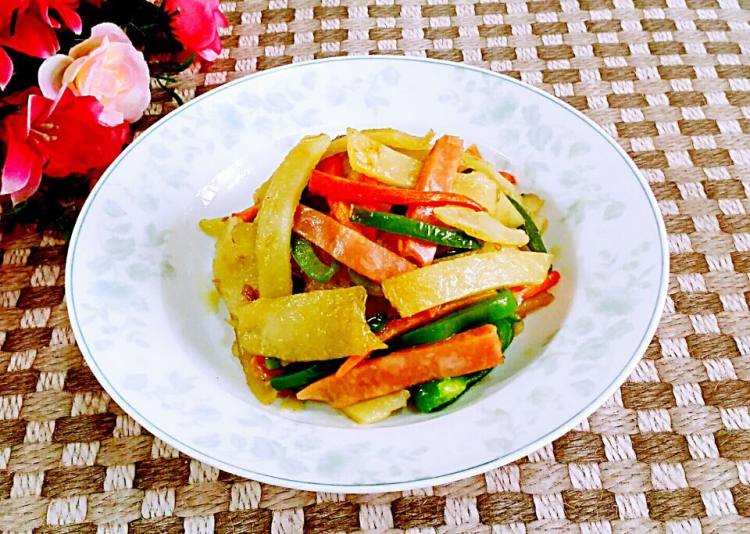 胡萝卜香肠炒饼步骤9