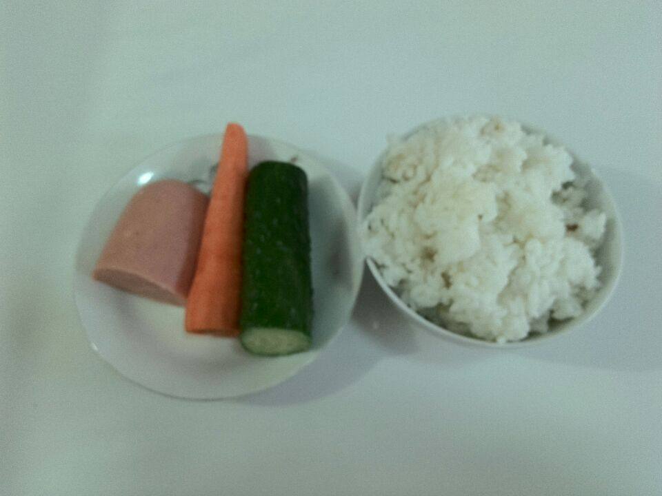 黄瓜香肠炒饭步骤1