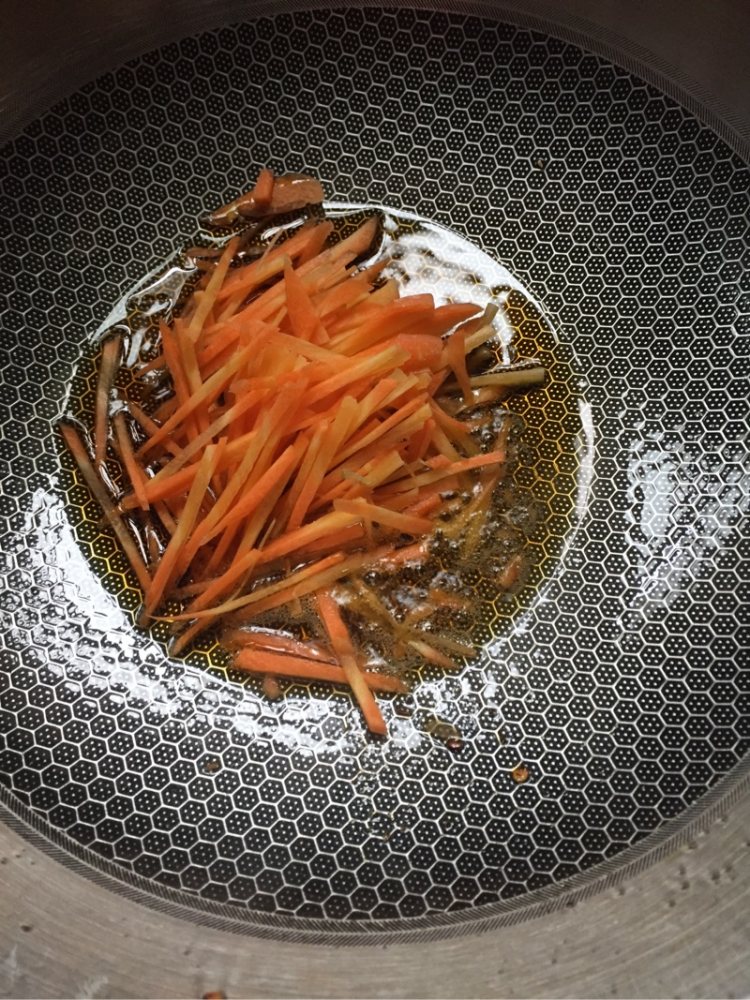 时蔬炒面步骤3