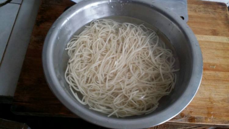 杂疏炒面步骤4