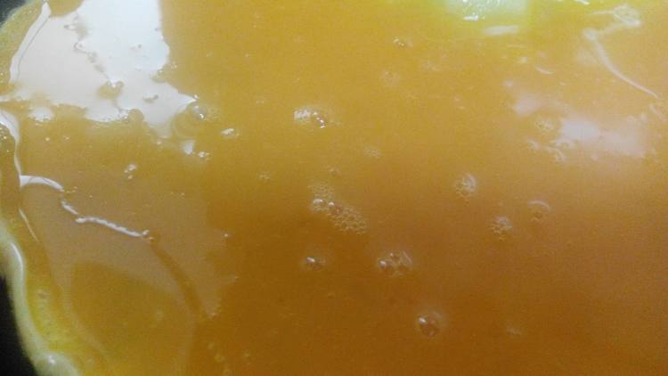 腊肠虾仁鲜蔬炒饭步骤7
