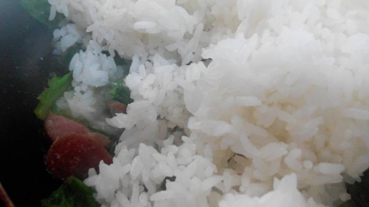 腊肠虾仁鲜蔬炒饭步骤12