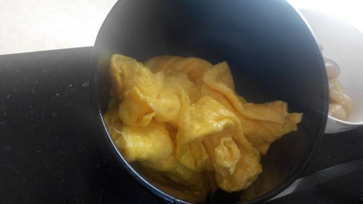 腊肠虾仁鲜蔬炒饭步骤9