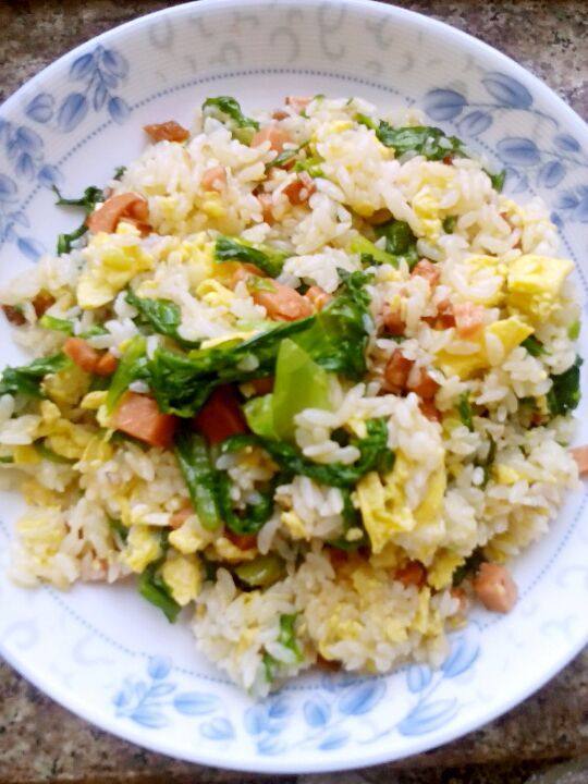 生菜香肠鸡蛋炒饭步骤5