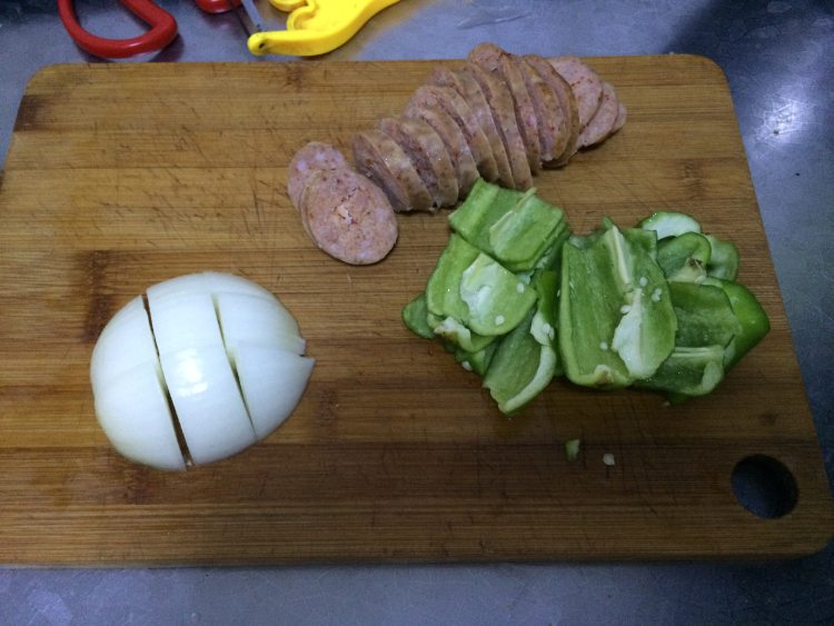 青椒小炒火腿步骤1