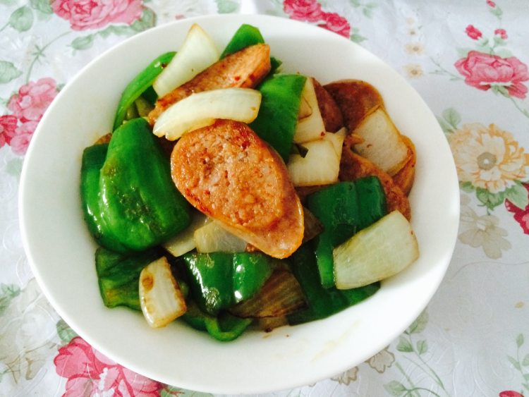 青椒小炒火腿步骤7