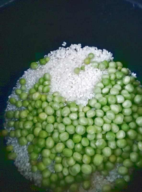 香肠豌豆饭步骤3