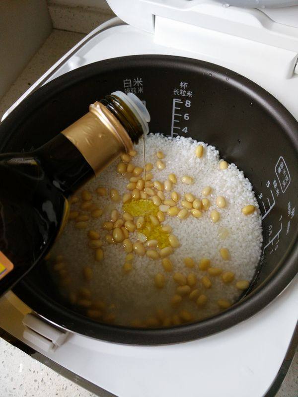 黄豆煲仔饭步骤3
