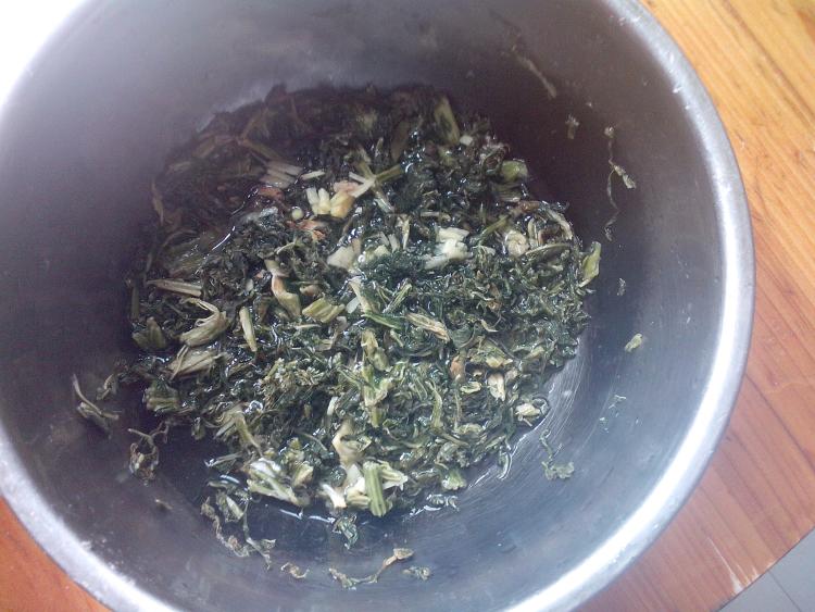 干菜蒸香肠步骤2
