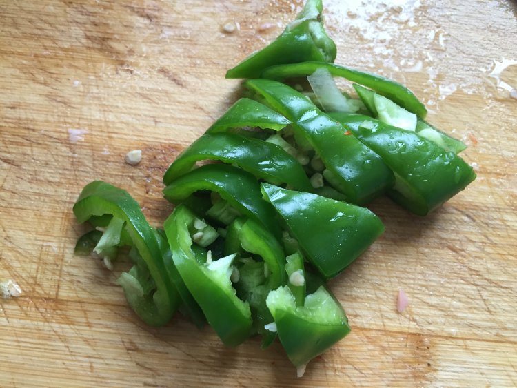 白菜炒香肠步骤4