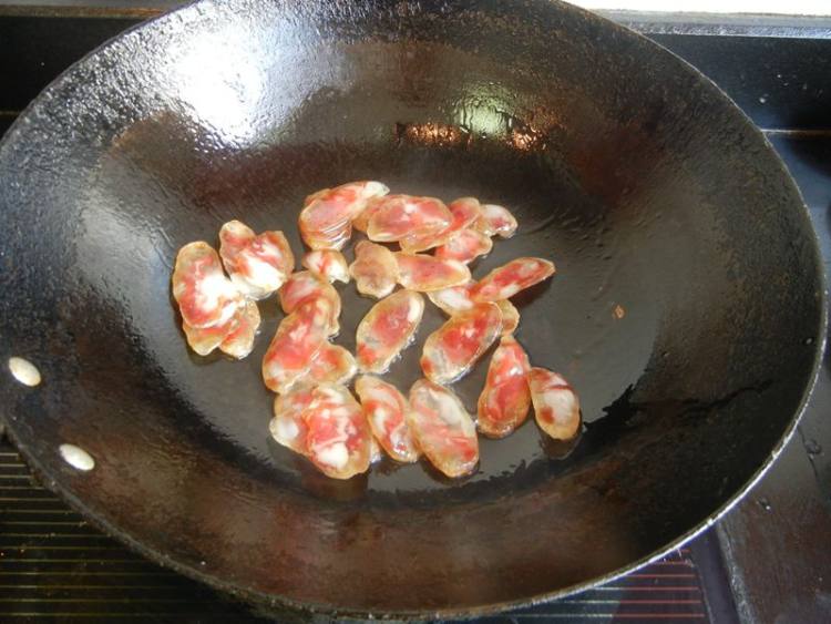 马家沟芹菜炒香肠步骤3
