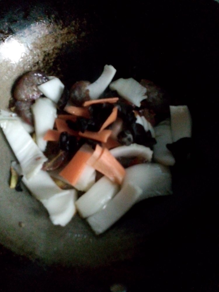 菜梗香肠年糕步骤5