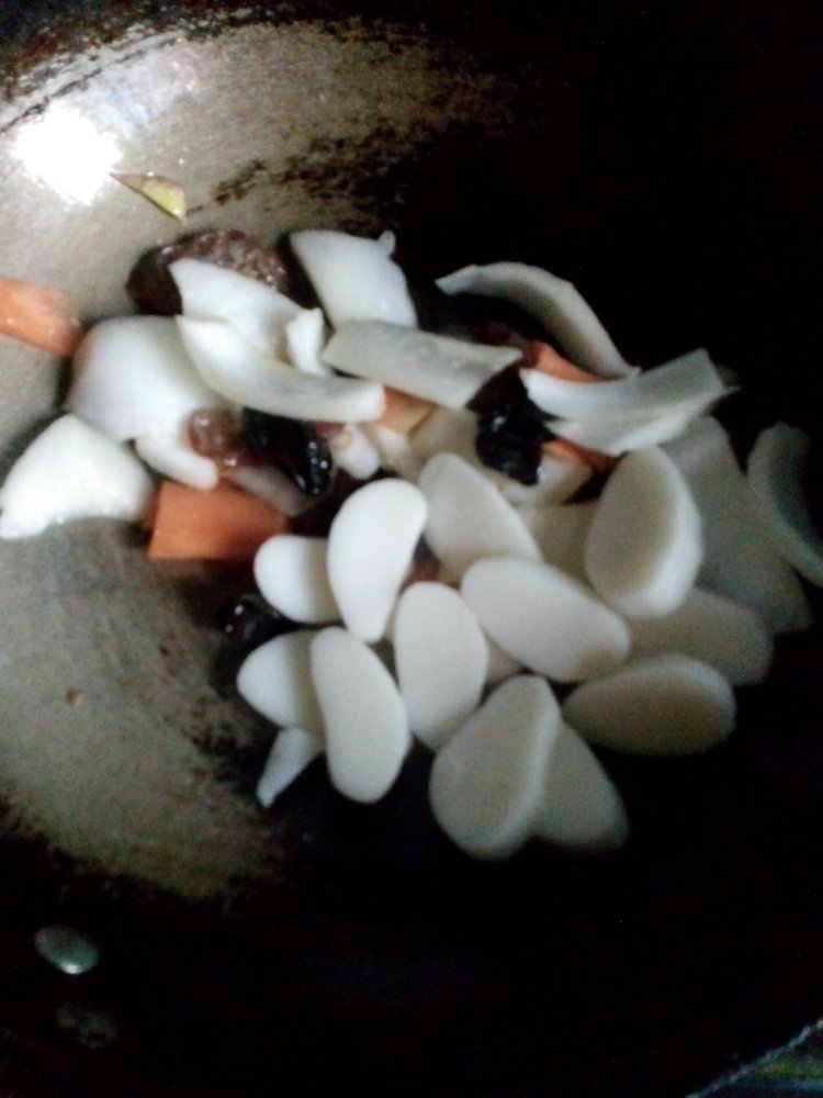 菜梗香肠年糕步骤6