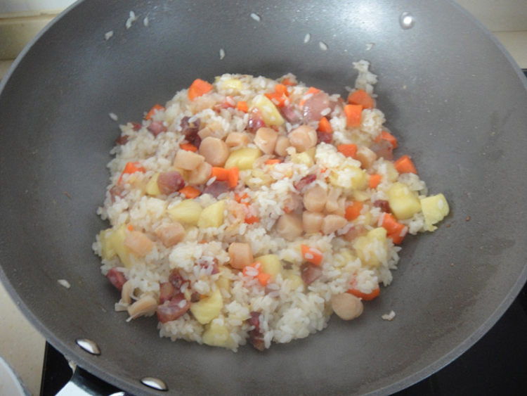 菠萝干贝什锦饭步骤11