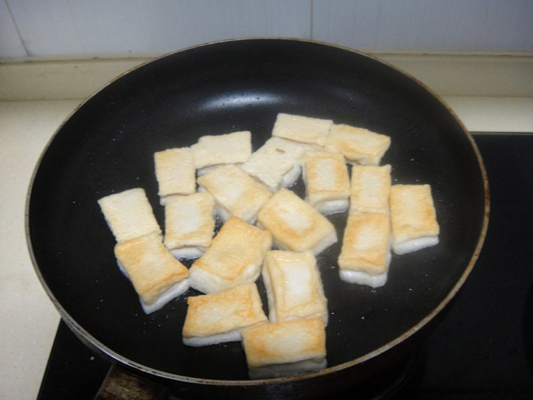香肠炒千页豆腐步骤4
