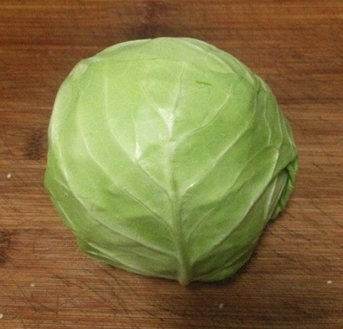 卷心菜香肠炒胡萝卜步骤1