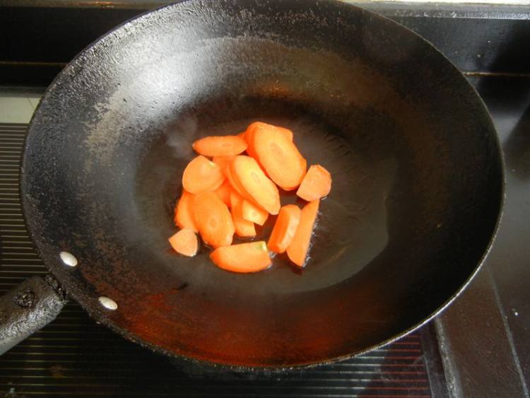 塔吉锅西兰花香肠煲饭步骤8